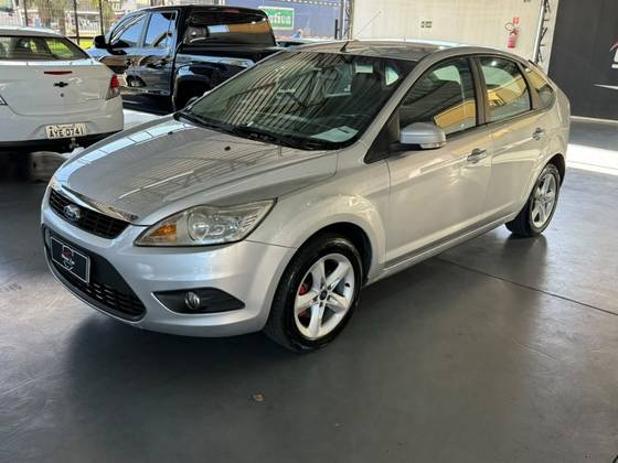 FORD FOCUS 1.6 8V GASOLINA 4P MANUAL